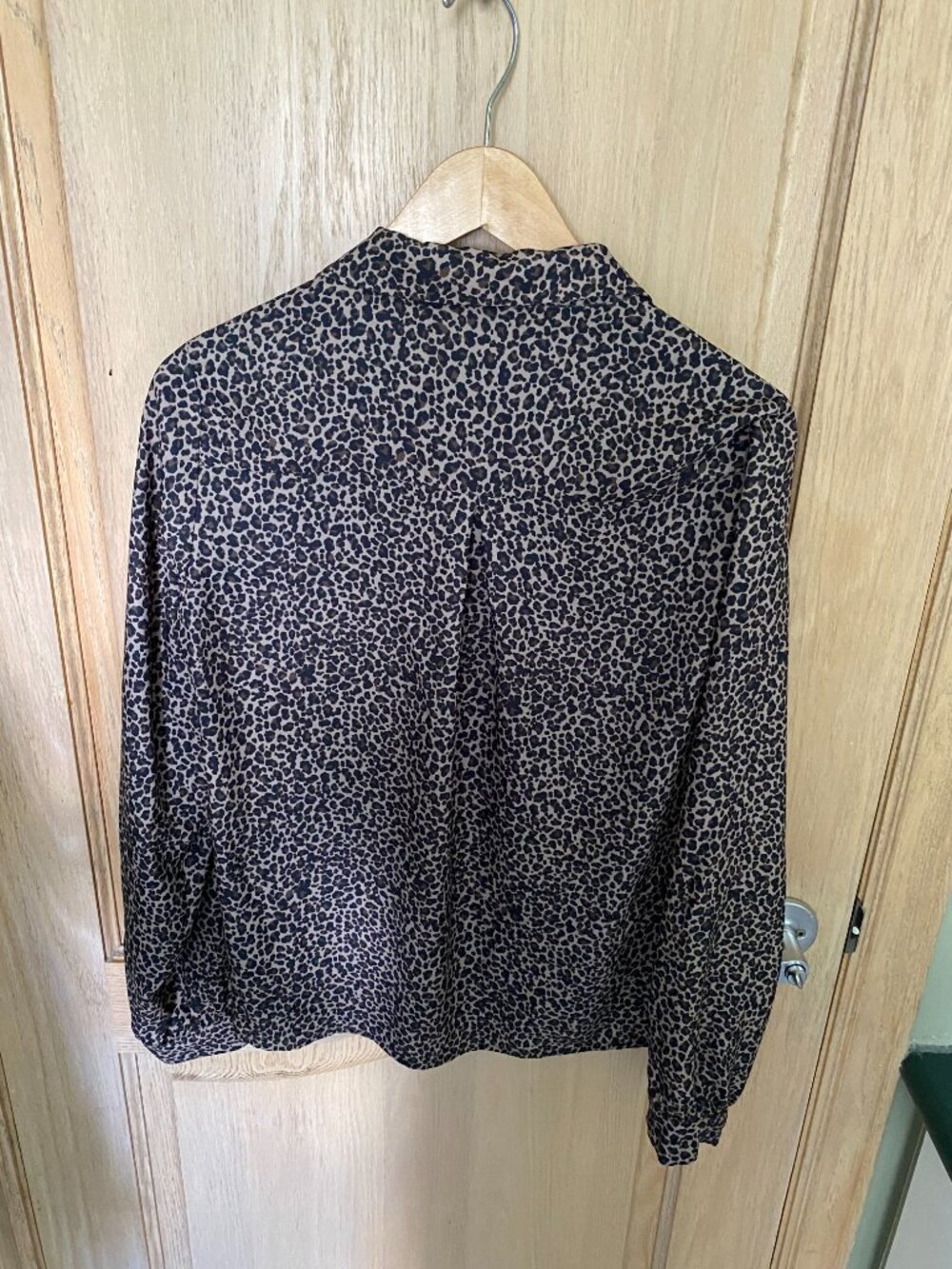 Leopard buttoned blouse - Picture 2 of 4